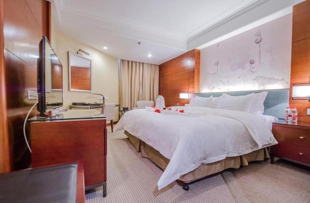 Linyi Blue Horizon Intenational Hotel Exterior photo
