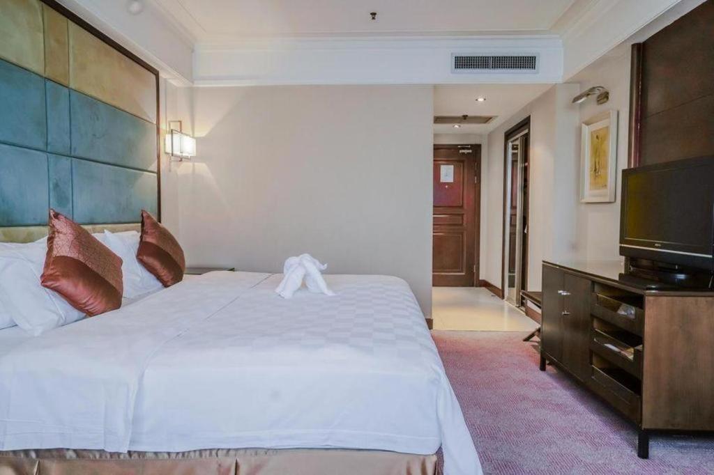 Linyi Blue Horizon Intenational Hotel Exterior photo